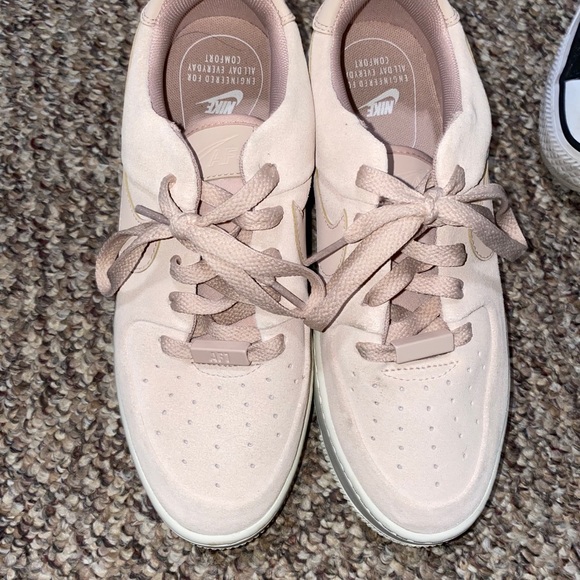 Nike Air Force 1 - Picture 3 of 5